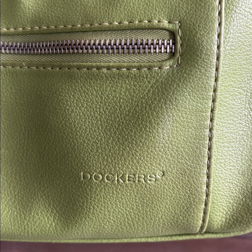 Dockers Vibrant Green Leather Shoulder Bag - Picture 3 of 15